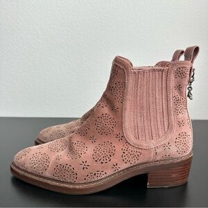 Coach Bowery Chelsea Boot with Cut Out Tea Rose Size: 7.5